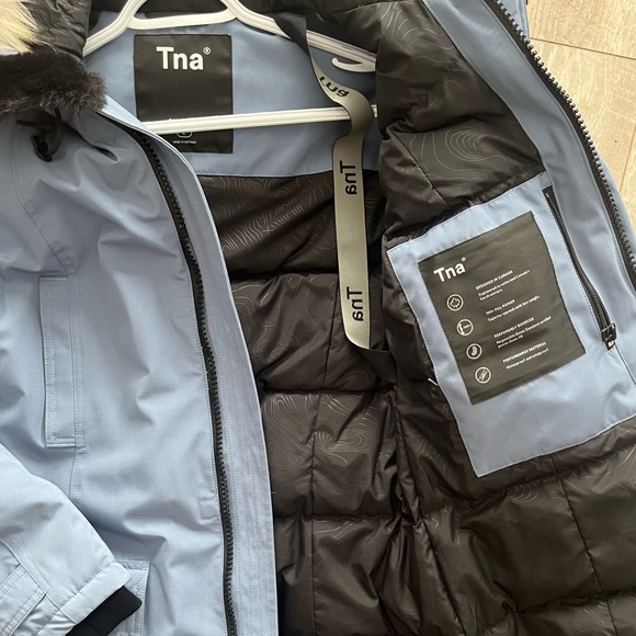 SOLD - ARITZIA Bancroft Parka - Picture 4 of 6